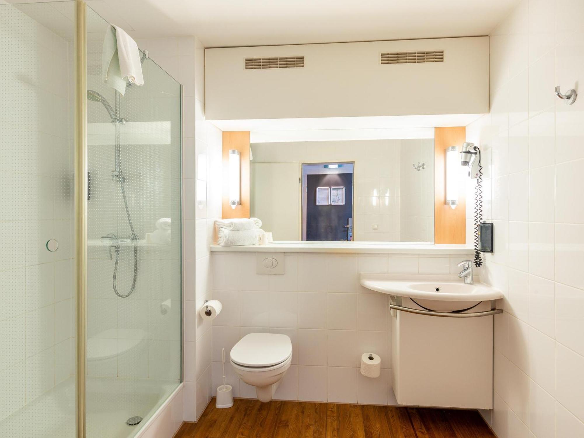 B&B Hotel Duisburg Hbf-Nord מראה חיצוני תמונה